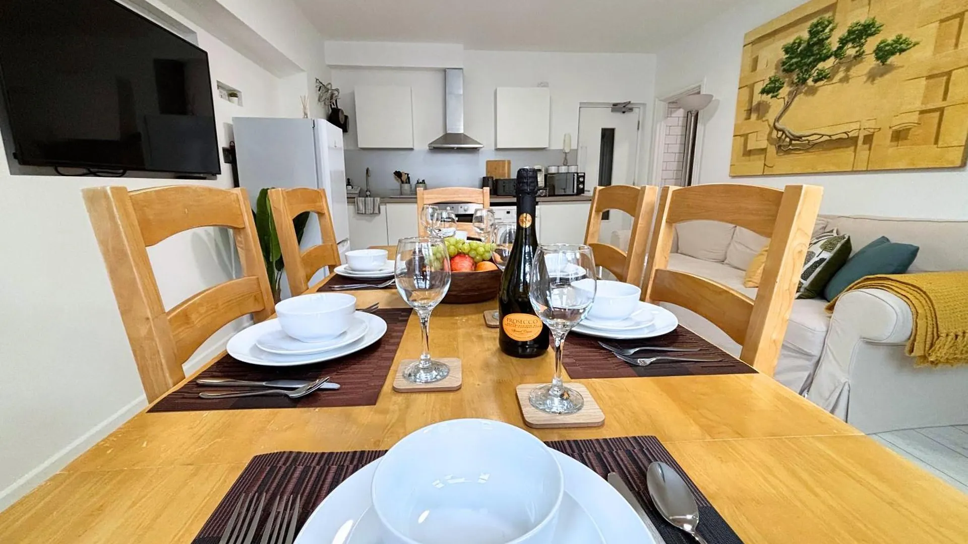 Brighton Coastal Bliss - 3 Bedroom Ap For Big Families And Group Up To 10